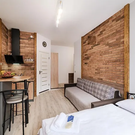 Затишні Смарт-Квартири В Історичному Центрі! Apartment Uzhhorod Exterior photo