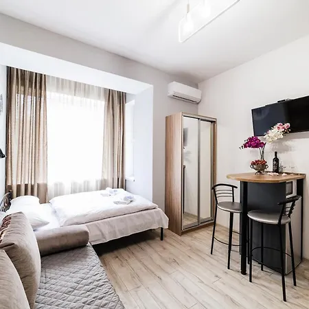 Затишні Смарт-Квартири В Історичному Центрі! Apartment Uzhhorod Exterior photo