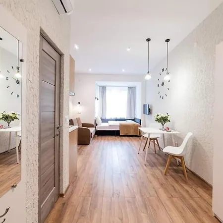 Затишні Смарт-Квартири В Історичному Центрі! Apartment Uzhhorod Exterior photo